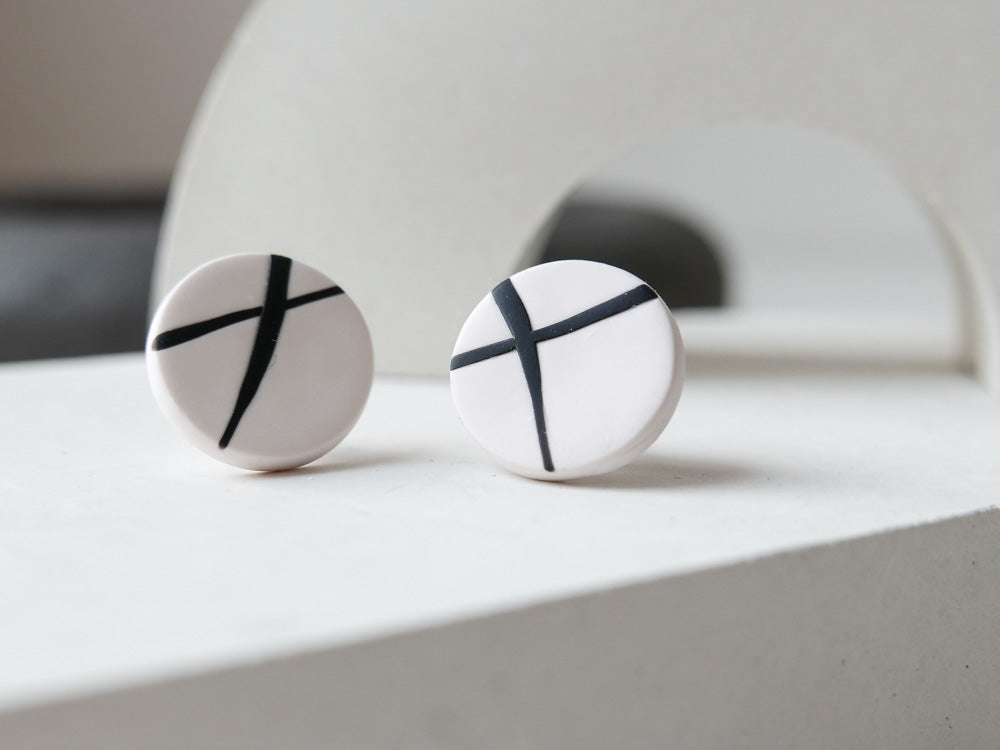 Circle Stud Earrings - Minimalist Brushstrokes Black