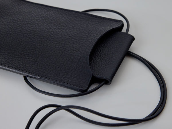 Oskar Cross Body Phone Pouch- Black Tumble