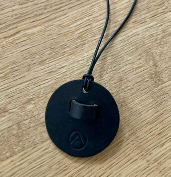 Italian Leather glasses/sunglasses holder - Circle, Black