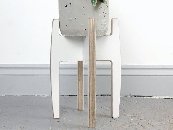 Plystand in white - large