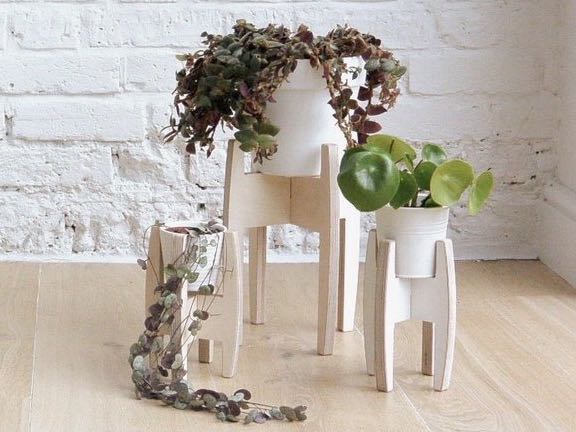 Plystand in white - small